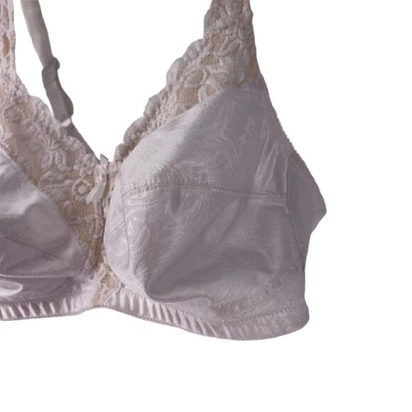 Jodee Mastectomy Bra Size 42C White Back Closure Wireless Lace Detail Comfort - Picture 5 of 6